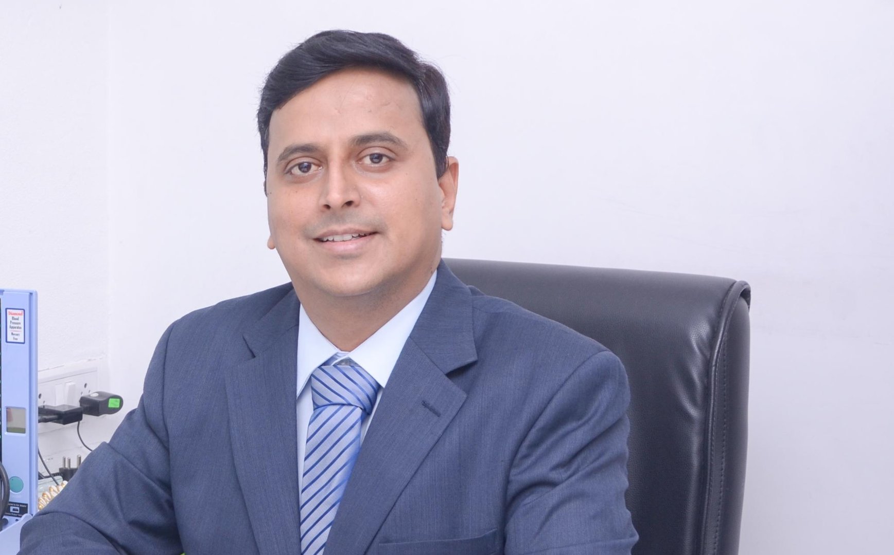 Dr. Manish Itolikar